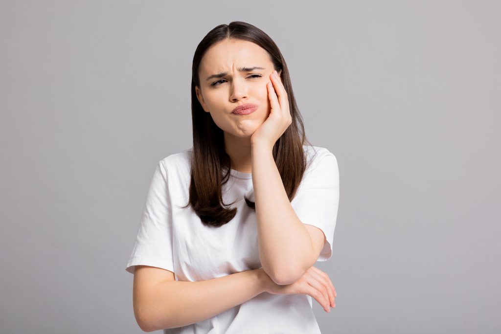 woman with toothache